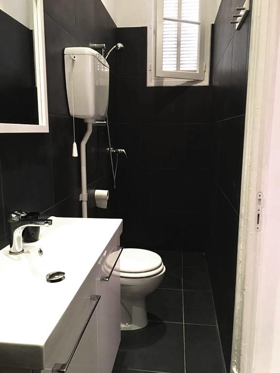 Monaco Studio #3 With Private Patio Apartment